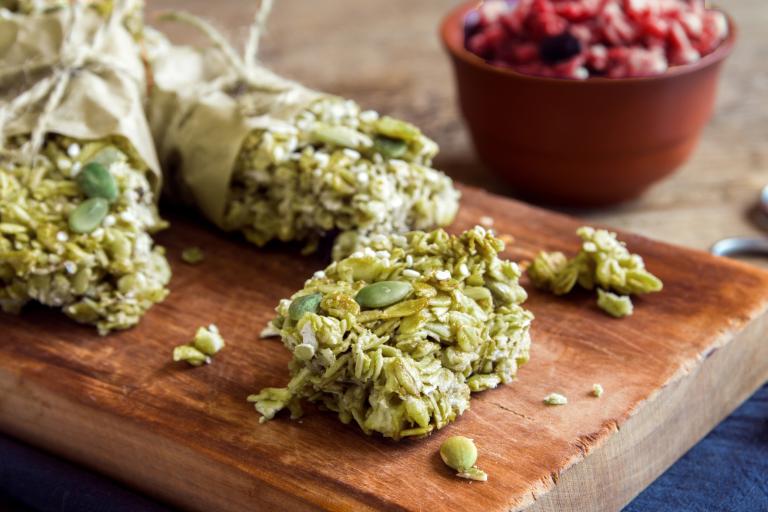 snack bars made of pumpkin seeds and cranberries